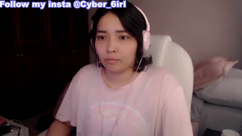 Snapshot of thetalkingbutt chatting on April 2026 12:55:01 PM Mai online show from April 2026 12:55:01 PM