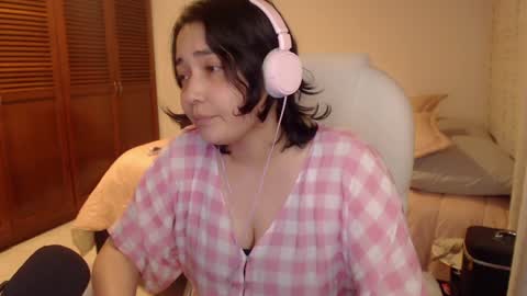 Snapshot of thetalkingbutt chatting on May 2026 04:52:02 AM Mai online show from May 2026 04:52:02 AM