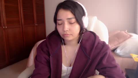 Snapshot of thetalkingbutt chatting on June 2026 04:02:01 PM Mai online show from June 2026 04:02:01 PM