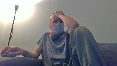Scarf guy online show from February 2025 09:30:01 PM