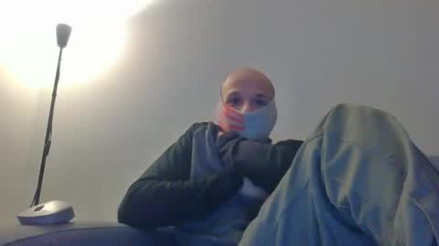 Scarf guy online show from February 2025 06:37:01 PM