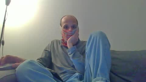 Scarf guy online show from February 2025 10:28:01 PM