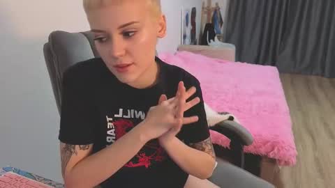 theysaidimcute online show from January 2026 11:08:01 PM