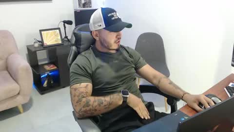 thiago_420 online show from May 2026 08:17:01 PM