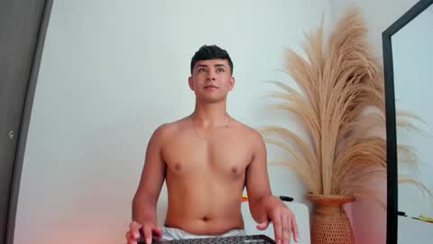 Thiago  online show from December 2025 06:14:03 PM