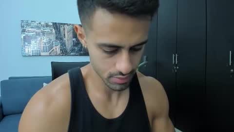 thiago_driussi online show from December 2025 11:44:02 PM