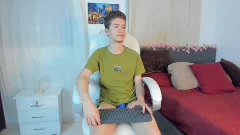 Snapshot of thiago_james69 chatting on October 2025 12:44:02 AM Manuel online show from October 2025 12:44:02 AM
