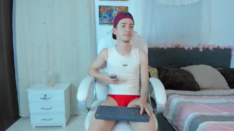 Manuel online show from November 2025 01:11:01 AM