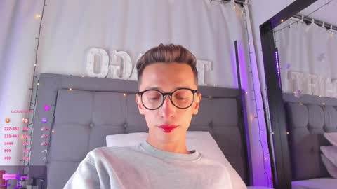 SanThiago online show from January 2025 10:57:02 PM