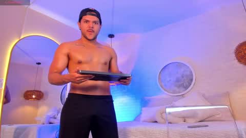 Thiago online show from November 2025 10:36:02 AM