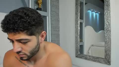 Snapshot of thiago_moretti chatting on May 2026 09:34:02 PM THIAGO online show from May 2026 09:34:02 PM