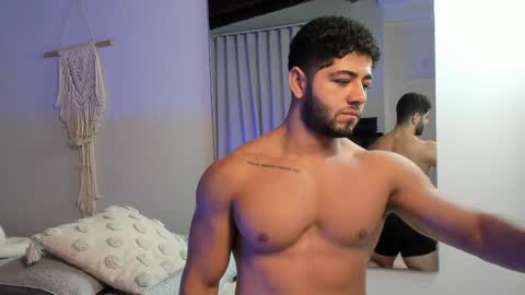 Snapshot of thiago_moretti chatting on May 2026 05:54:01 PM THIAGO online show from May 2026 05:54:01 PM