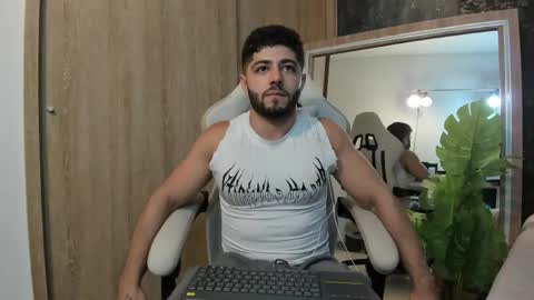 Snapshot of thiago_moretti chatting on June 2026 03:09:02 AM THIAGO online show from June 2026 03:09:02 AM