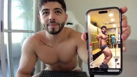 Snapshot of thiago_moretti chatting on June 2026 09:35:01 PM THIAGO online show from June 2026 09:35:01 PM