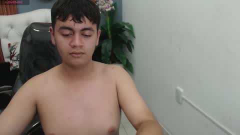 thiago_saenzz online show from February 2026 06:09:01 PM