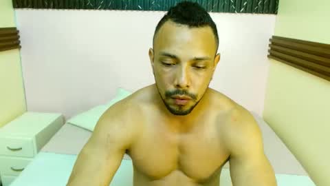 Thiago Summers online show from November 2025 06:03:02 PM