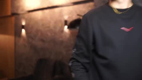 Thiago online show from December 2025 12:45:01 PM