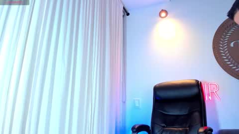 thiago online show from November 2025 05:41:02 AM