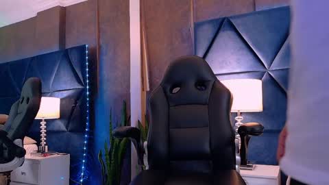 Snapshot of thiagoferrer_ chatting on June 2026 03:07:01 AM T H I A G O online show from June 2026 03:07:01 AM