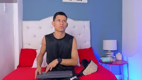 Snapshot of thiagoferrer_ chatting on June 2026 07:22:02 AM T H I A G O online show from June 2026 07:22:02 AM