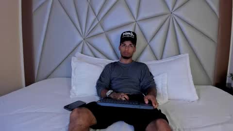 ThiagoFerreti online show from November 2025 09:16:02 PM