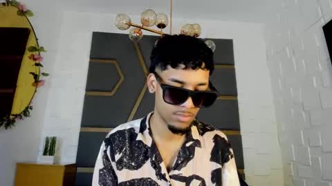 ThiagoFerreti online show from November 2025 01:54:02 PM