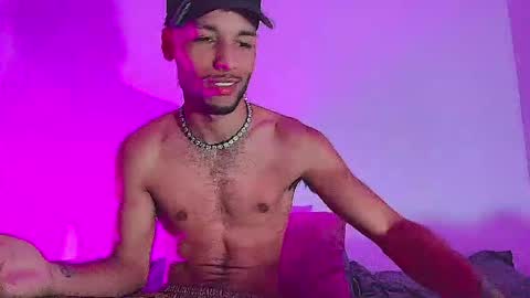 Snapshot of thiagoferreti_ chatting on June 2026 04:15:01 AM ThiagoFerreti online show from June 2026 04:15:01 AM