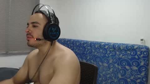 Thiago online show from October 2025 07:43:01 PM