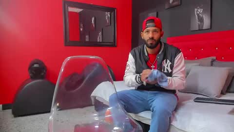 Thia Gomez online show from February 2025 12:14:02 PM