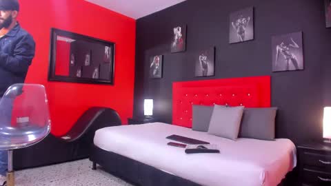 Thia Gomez online show from November 2025 12:49:02 PM