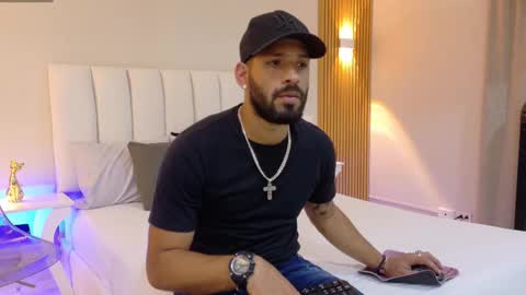 Thia Gomez online show from February 2026 07:11:01 PM