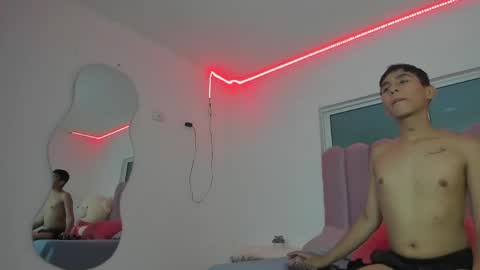 Snapshot of thiagoo_twin chatting on May 2026 07:10:02 PM thiagoo_twin online show from May 2026 07:10:02 PM