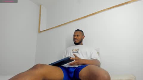 Thiago Instagram   online show from November 2025 11:48:02 PM