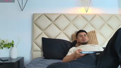 Thiago Vegga online show from July 2026 07:34:01 AM
