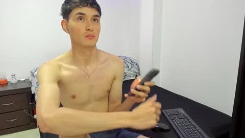 Snapshot of thiagowells_ chatting on February 2025 11:34:02 PM Thiago Wells online show from February 2025 11:34:02 PM