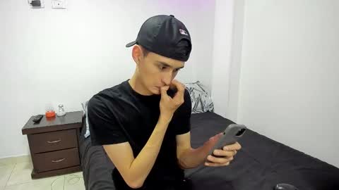 Snapshot of thiagowells_ chatting on February 2025 02:52:01 AM Thiago Wells online show from February 2025 02:52:01 AM