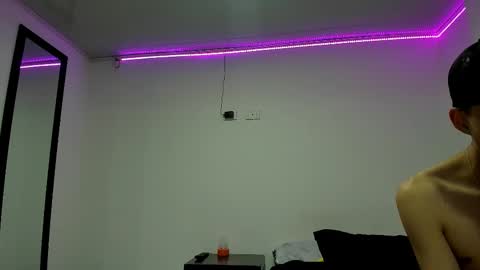 Snapshot of thiagowells_ chatting on February 2025 06:49:02 AM Thiago Wells online show from February 2025 06:49:02 AM