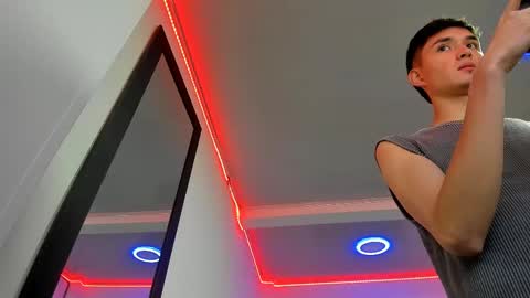 Snapshot of thiagowells_ chatting on February 2025 08:51:02 PM Thiago Wells online show from February 2025 08:51:02 PM