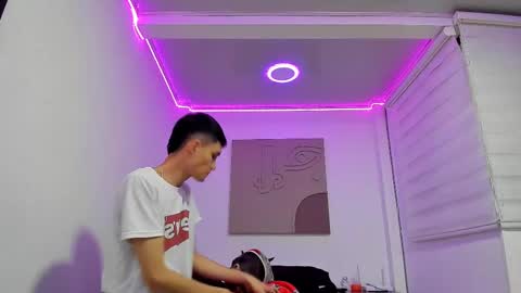 Snapshot of thiagowells_ chatting on February 2025 03:53:01 AM Thiago Wells online show from February 2025 03:53:01 AM