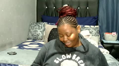 Snapshot of thickcaramel_p chatting on May 2026 04:48:02 PM phindy online show from May 2026 04:48:02 PM
