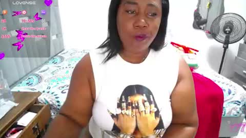 Snapshot of thickebonymilf chatting on July 2026 04:41:01 AM XIOMARA online show from July 2026 04:41:01 AM
