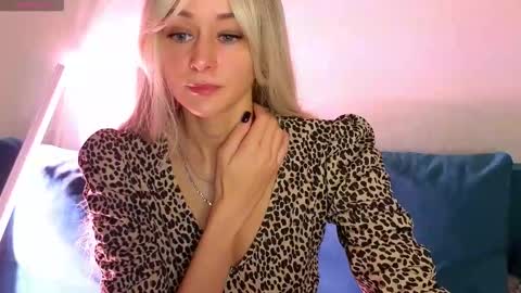 Snapshot of thief_of_hearts_ chatting on September 2025 11:23:01 AM thief_of_hearts_ online show from September 2025 11:23:01 AM