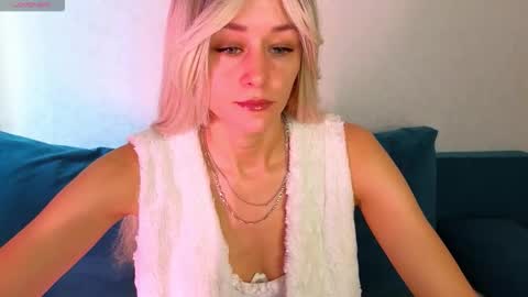 Snapshot of thief_of_hearts_ chatting on September 2025 09:22:02 AM thief_of_hearts_ online show from September 2025 09:22:02 AM