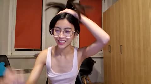 Snapshot of thifa2x chatting on December 2025 07:42:02 PM thifa2x online show from December 2025 07:42:02 PM