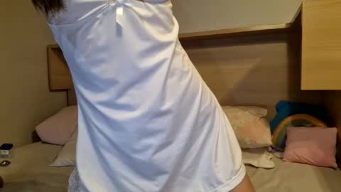 Snapshot of thifa2x chatting on December 2025 09:44:01 PM thifa2x online show from December 2025 09:44:01 PM