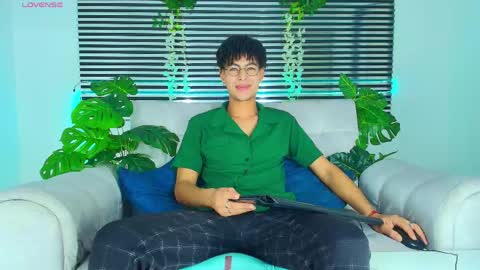 Thiago Saenzz online show from April 2026 03:39:02 PM