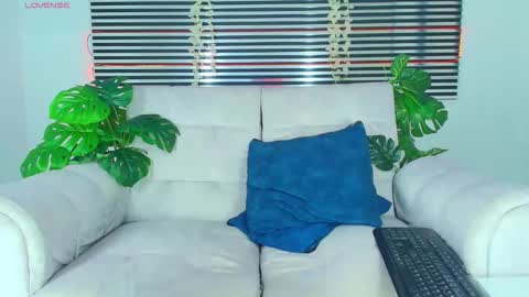 Thiago Saenzz online show from April 2026 05:50:01 PM