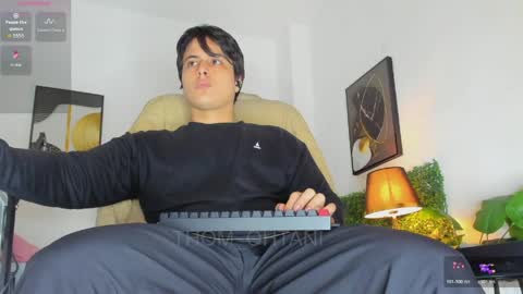 Snapshot of thom_ohtani chatting on April 2026 09:45:01 PM thom_ohtani online show from April 2026 09:45:01 PM