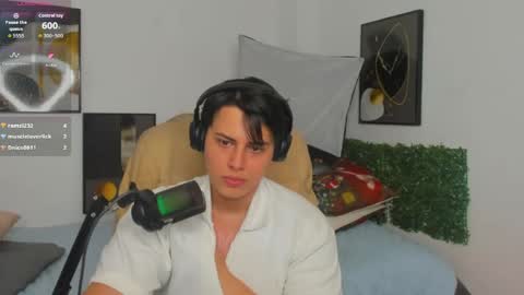 Snapshot of thom_ohtani chatting on May 2026 02:19:01 AM thom_ohtani online show from May 2026 02:19:01 AM
