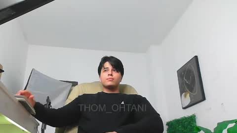 Snapshot of thom_ohtani chatting on June 2026 08:44:01 PM thom_ohtani online show from June 2026 08:44:01 PM